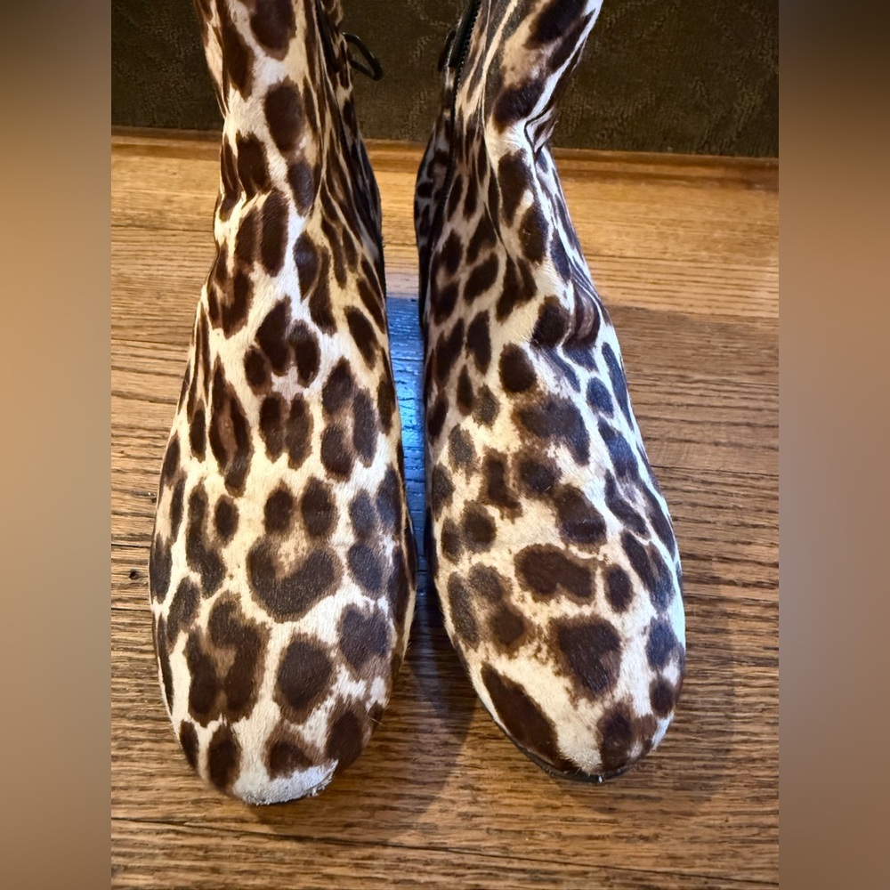 Tory Burch Leopard Print Ankle Boots - Picture 6 of 7